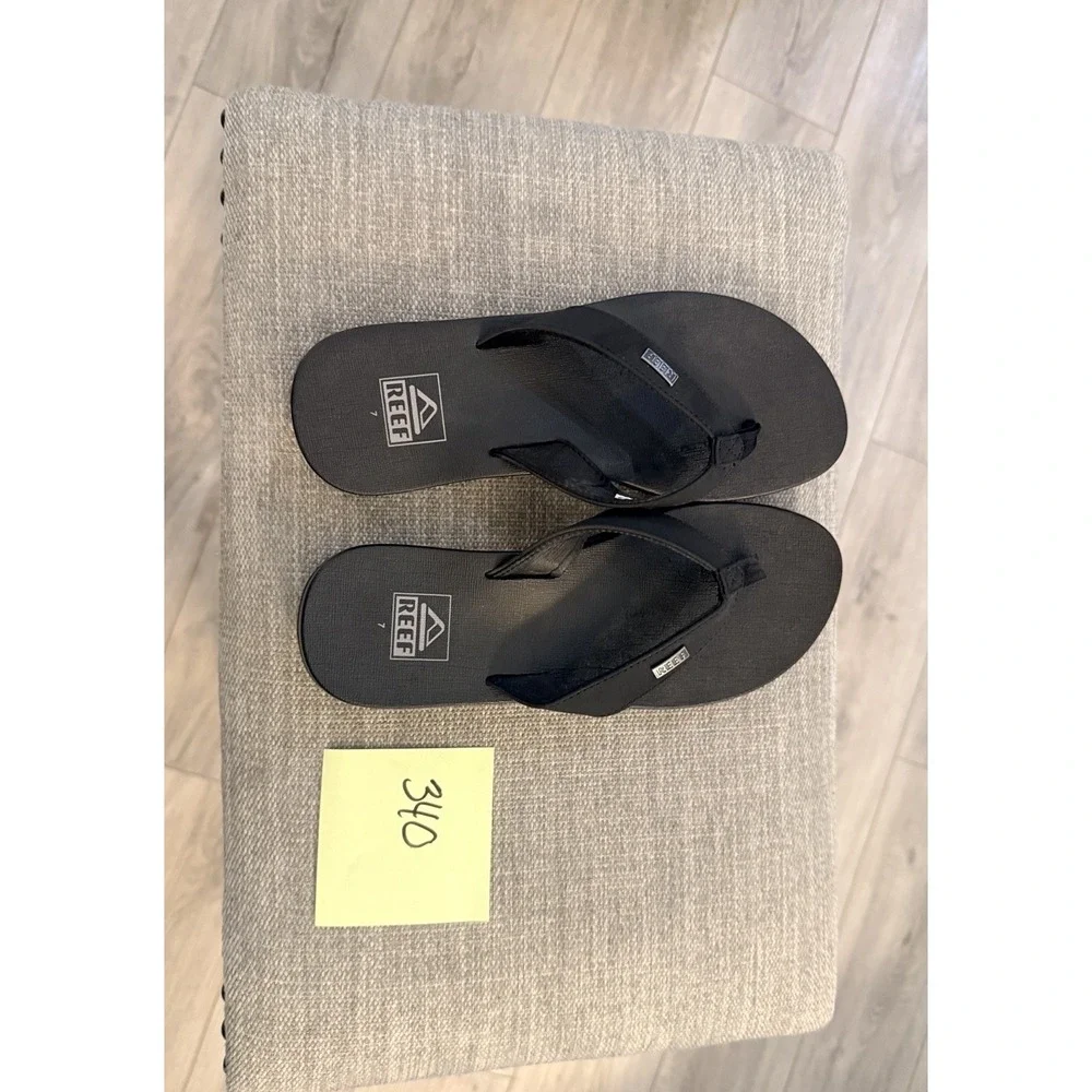 Reef Flip Flops Mens 7 Black Good Water Friendly Beach Sandals